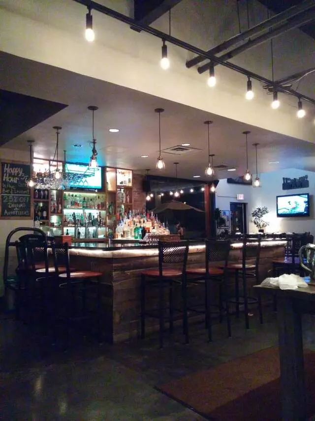 Farina Alto Pizzeria & Wine Bar