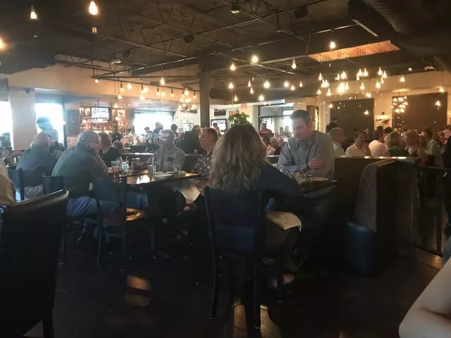 Farina Alto Pizzeria & Wine Bar