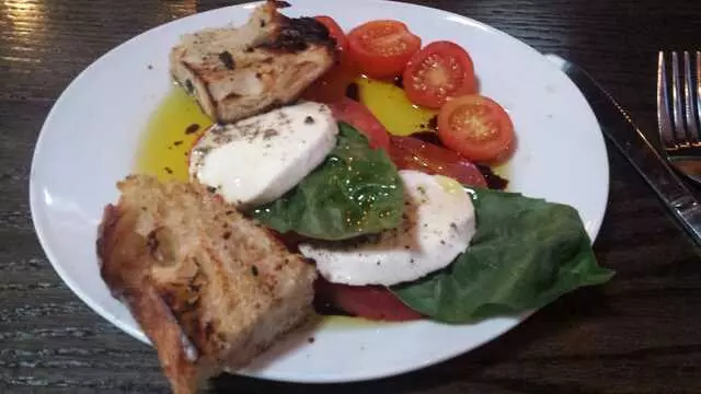 Farina Alto Pizzeria & Wine Bar