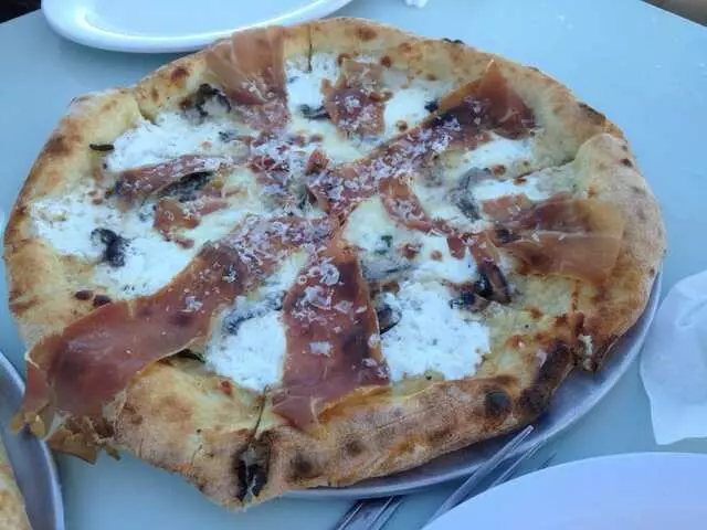 Amore Neapolitan Pizzeria-Green Jeans