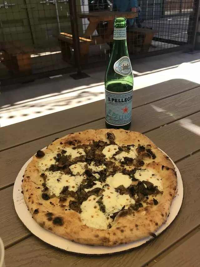 Amore Neapolitan Pizzeria-Green Jeans