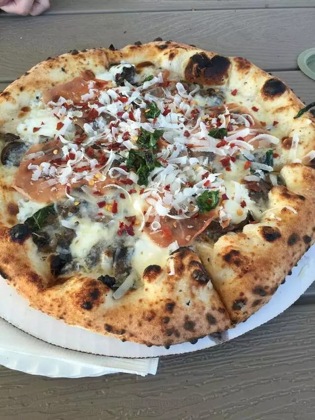 Amore Neapolitan Pizzeria-Green Jeans