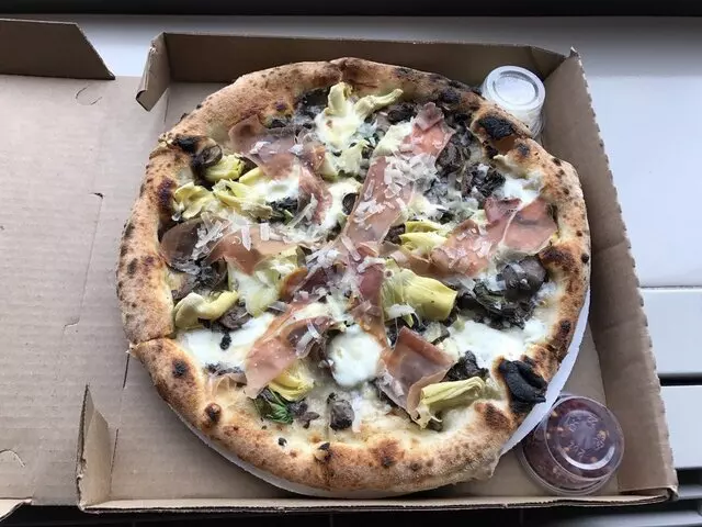 Amore Neapolitan Pizzeria-Green Jeans