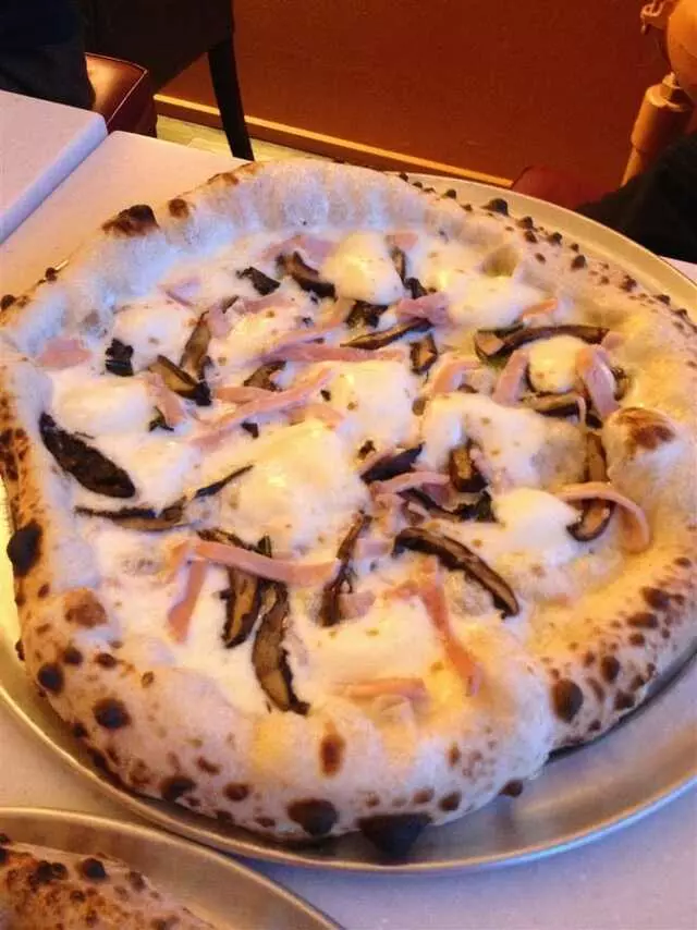 Amore Neapolitan Pizzeria-Green Jeans