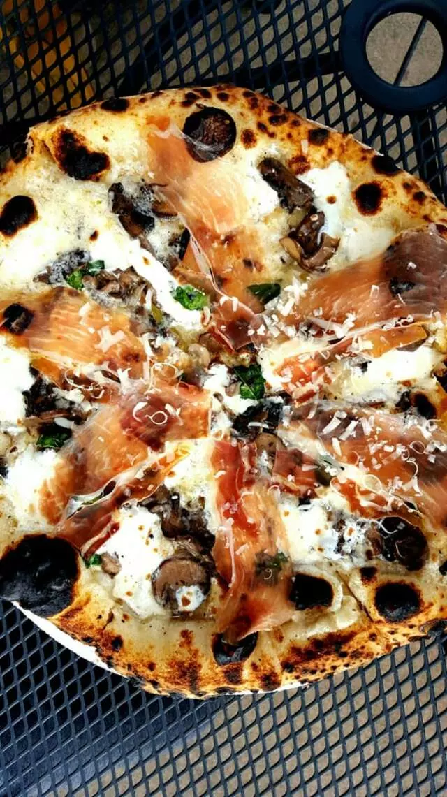Amore Neapolitan Pizzeria-Green Jeans