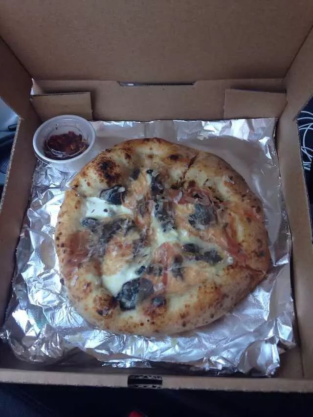 Amore Neapolitan Pizzeria-Green Jeans