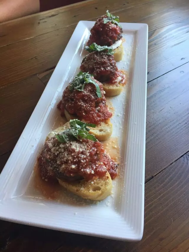 Amore Neapolitan Pizzeria-Green Jeans