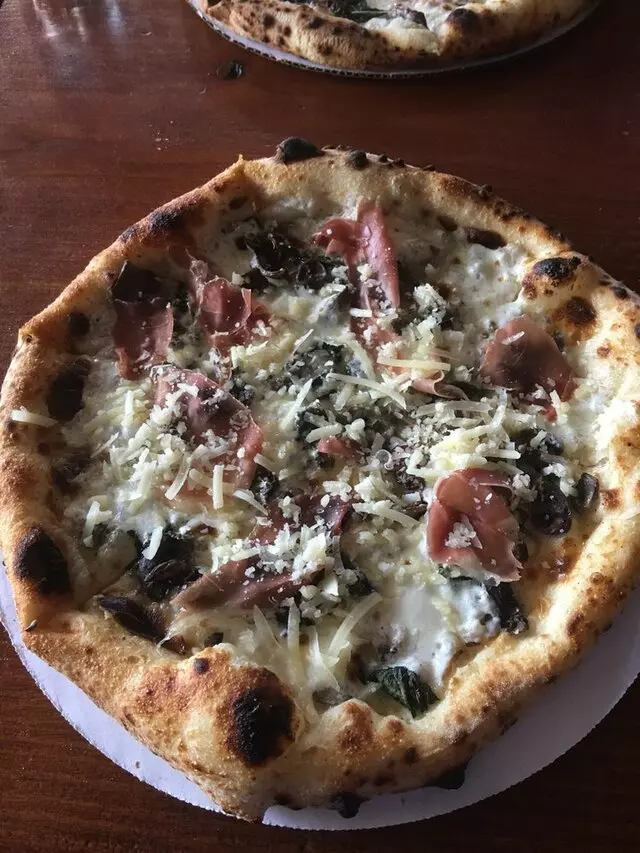 Amore Neapolitan Pizzeria-Green Jeans