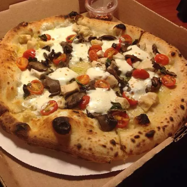 Amore Neapolitan Pizzeria-Green Jeans