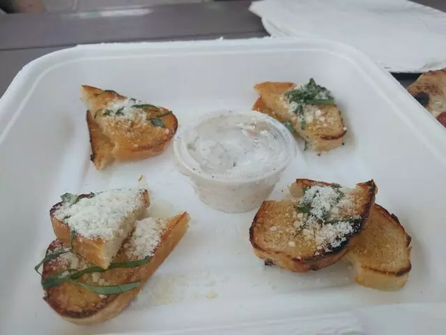 Amore Neapolitan Pizzeria-Green Jeans