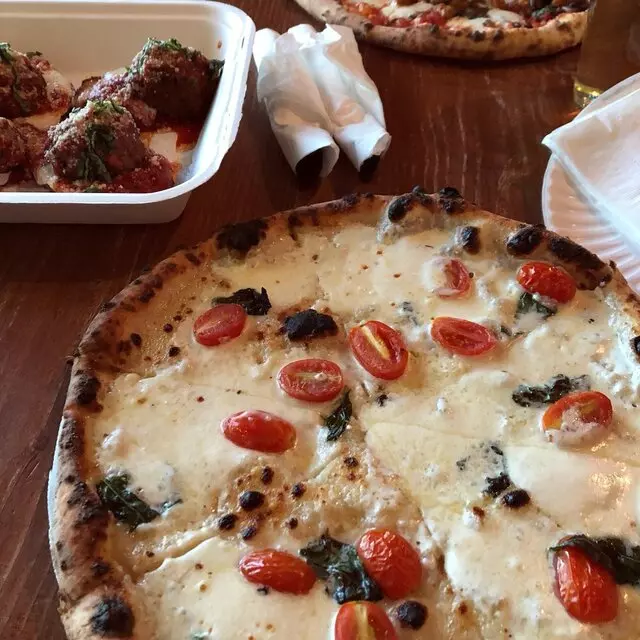 Amore Neapolitan Pizzeria-Green Jeans