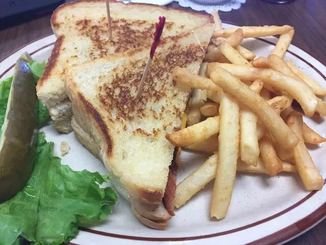 Vic’s Daily Cafe