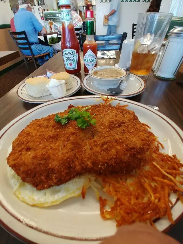 Vic’s Daily Cafe