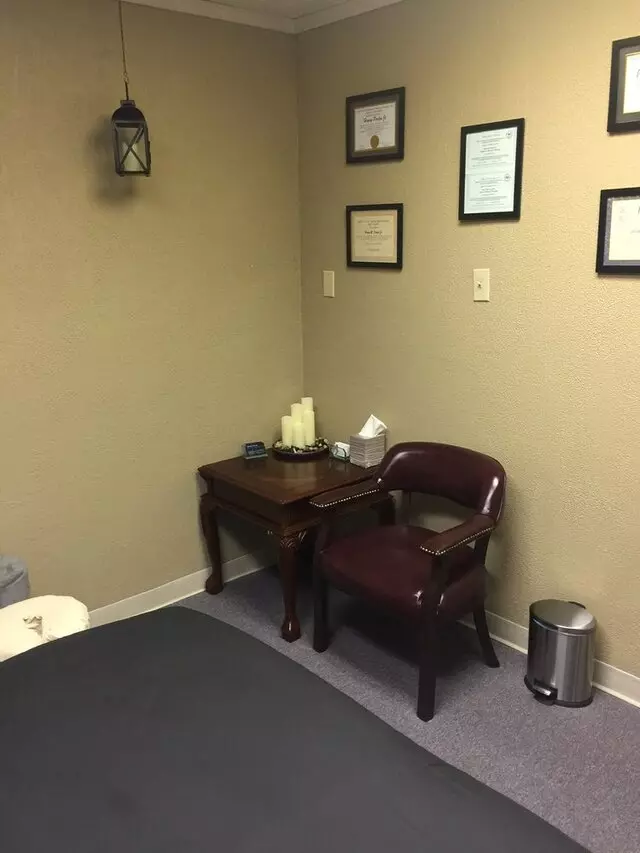 Therapeutic Massage & Bodywork With Henry