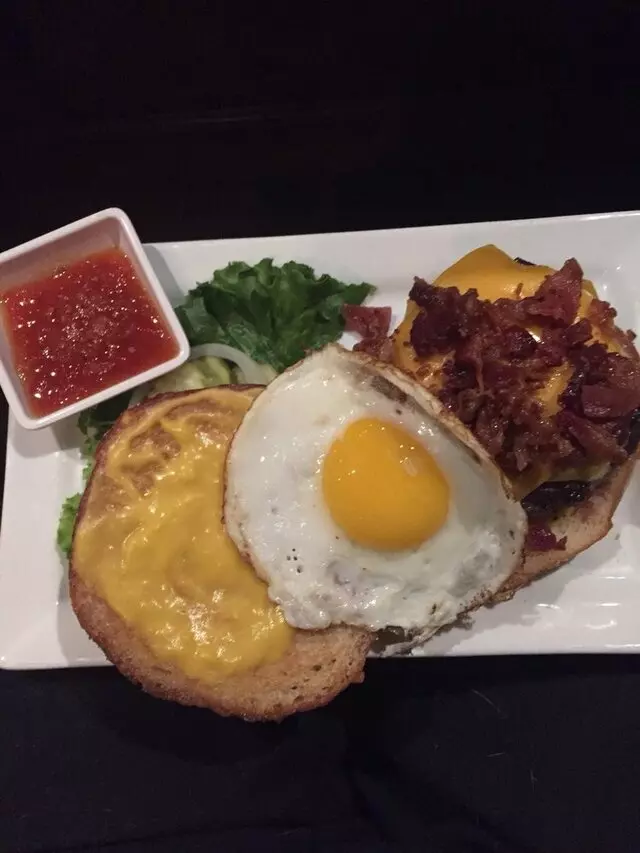 5 Star Burger at Country Club Plaza