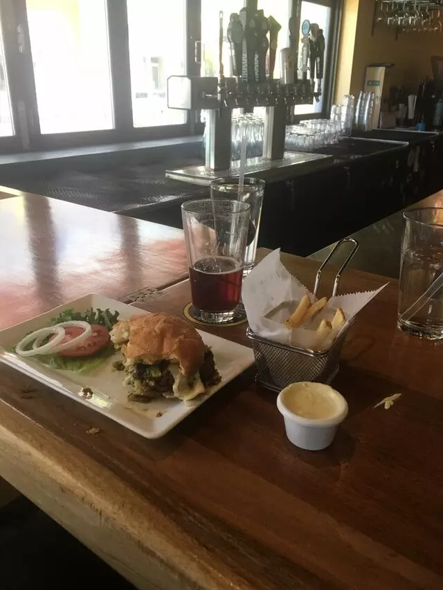 5 Star Burger at Country Club Plaza