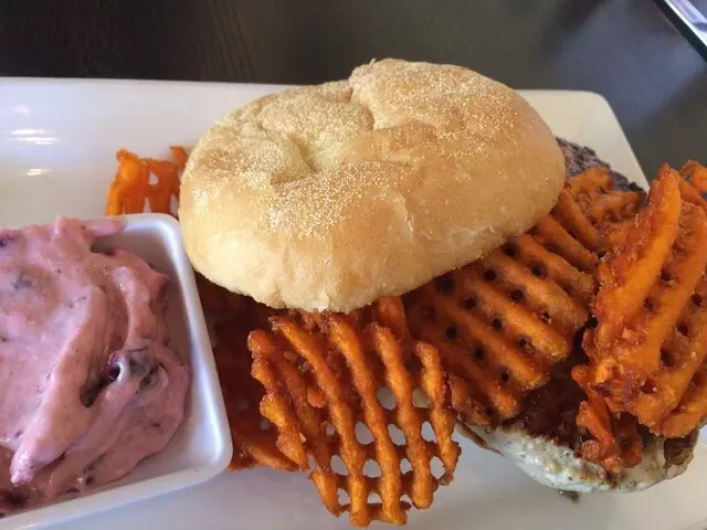 5 Star Burger at Country Club Plaza