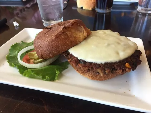5 Star Burger at Country Club Plaza