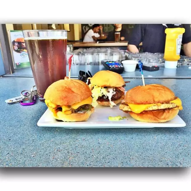 5 Star Burger at Country Club Plaza