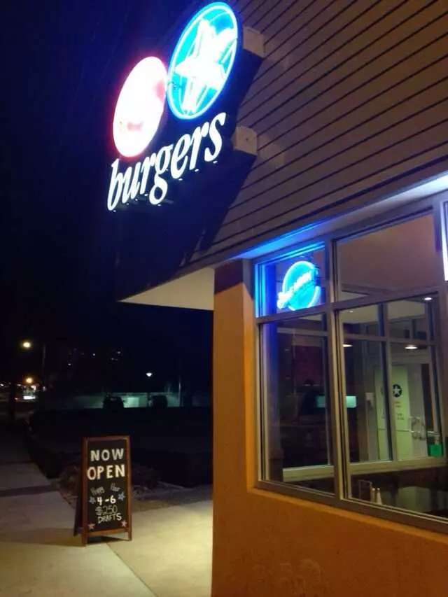 5 Star Burger at Country Club Plaza