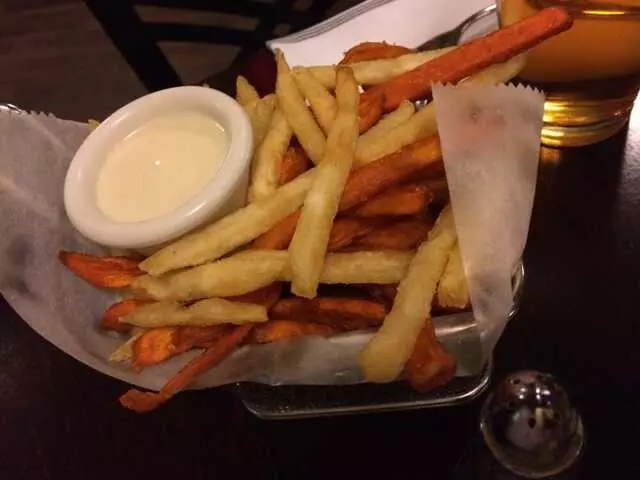 5 Star Burger at Country Club Plaza