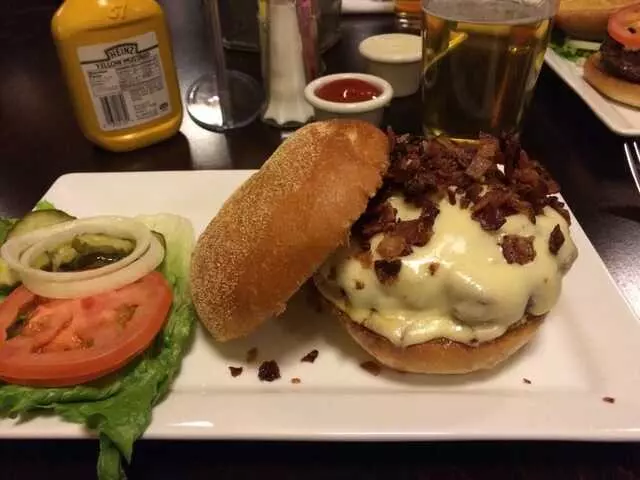 5 Star Burger at Country Club Plaza