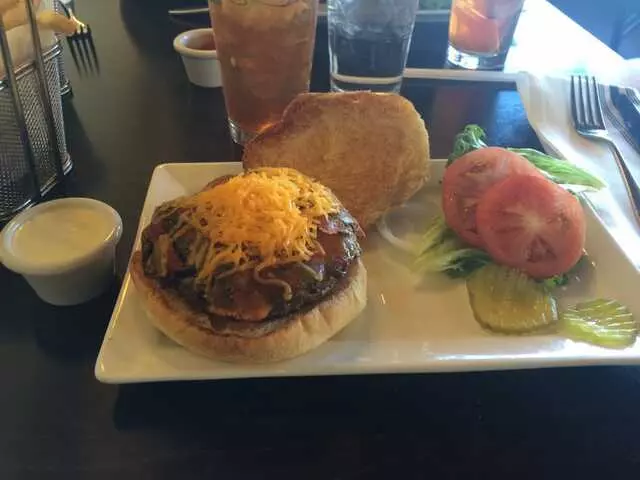 5 Star Burger at Country Club Plaza