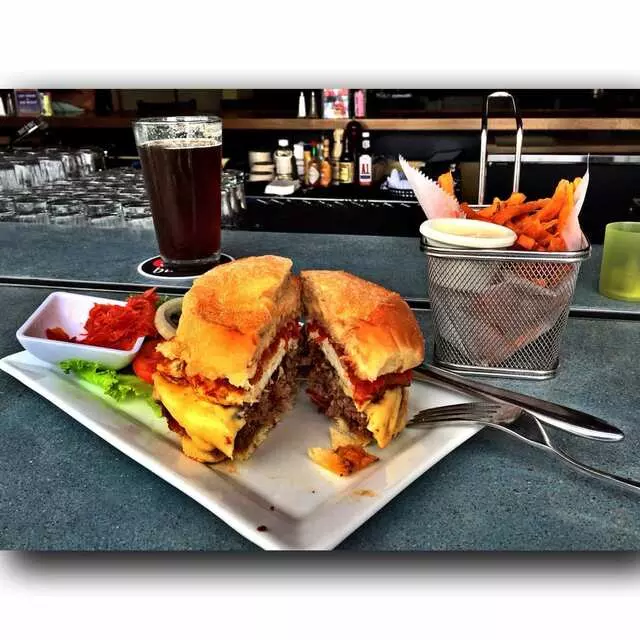 5 Star Burger at Country Club Plaza