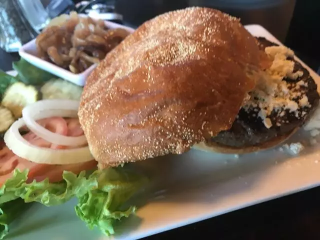 5 Star Burger at Country Club Plaza